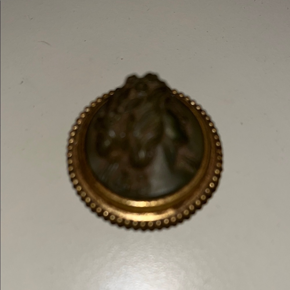 Estée Lauder 2006 Vintage compact perfume Cameo collectable.